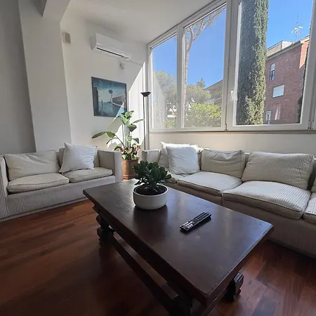 Laurina House-2